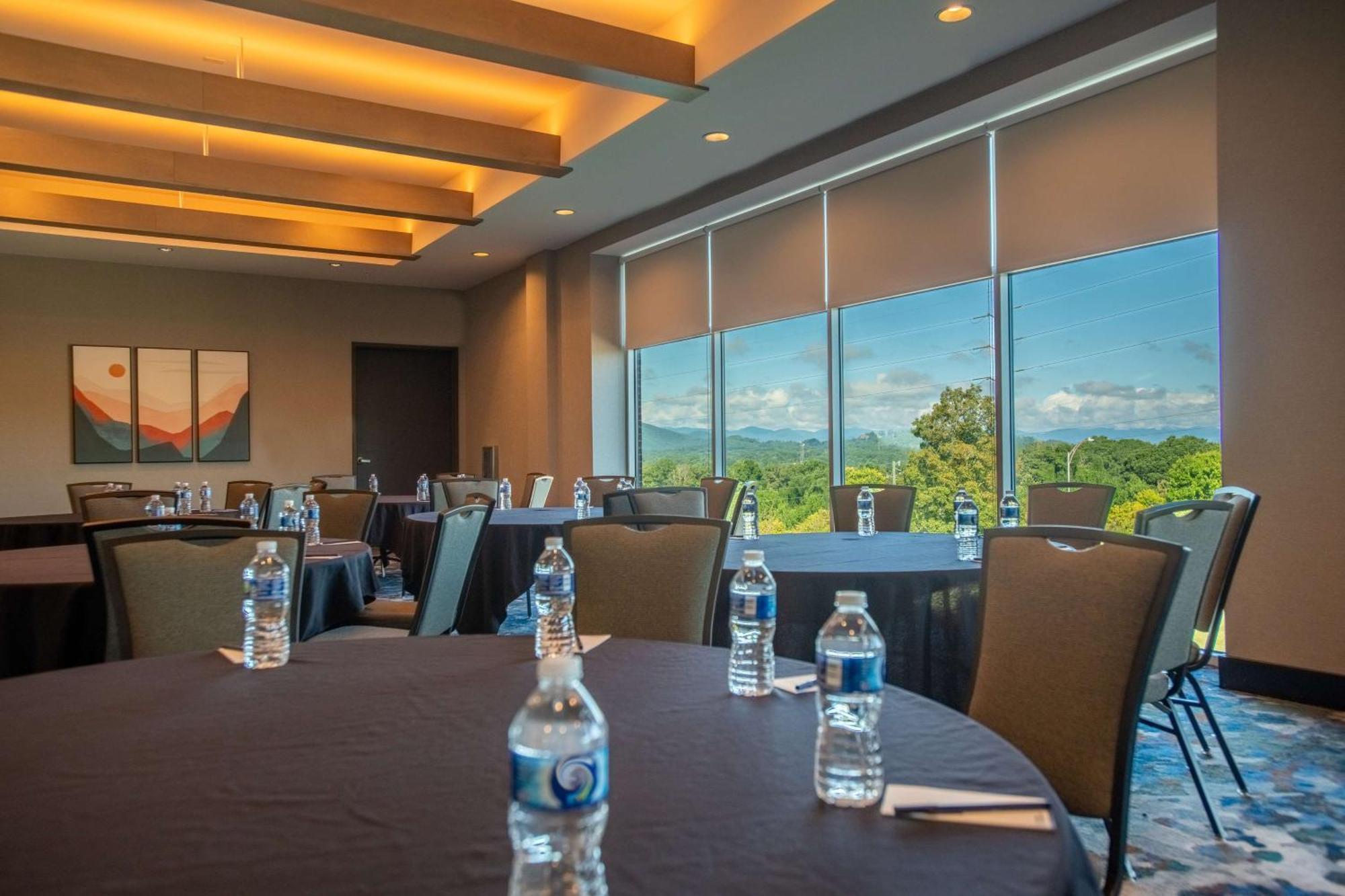Doubletree By Hilton Asheville Downtown Extérieur photo