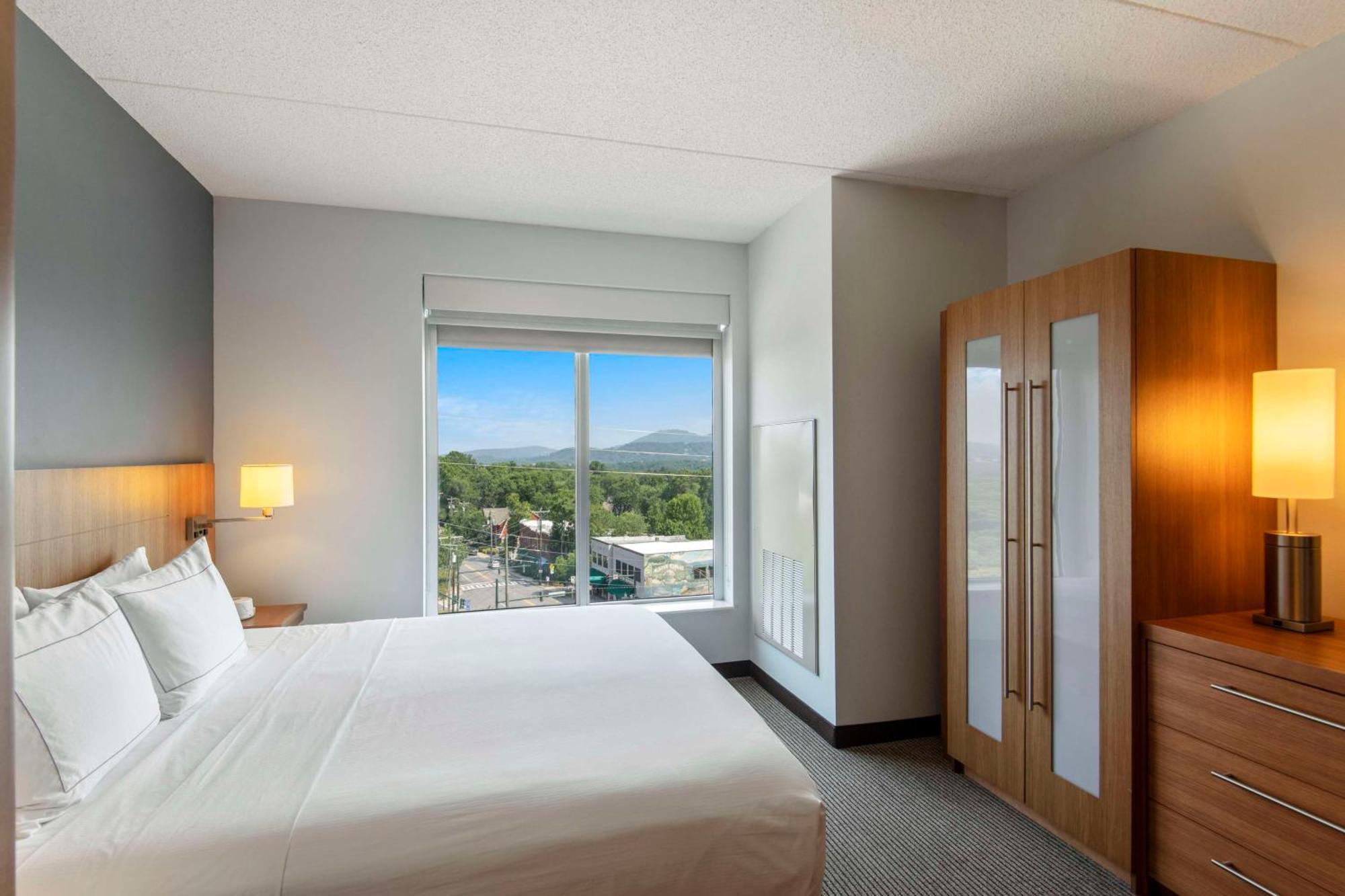 Doubletree By Hilton Asheville Downtown Extérieur photo