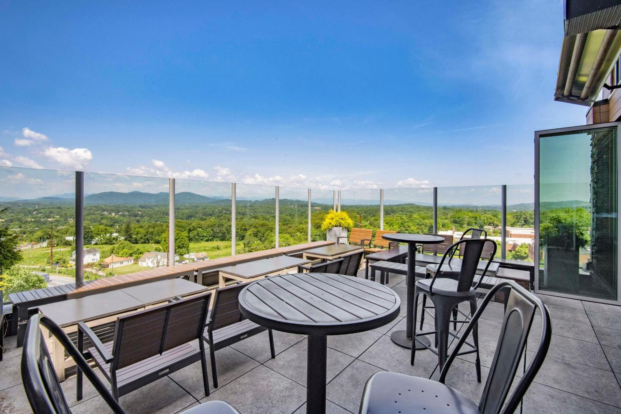 Doubletree By Hilton Asheville Downtown Extérieur photo