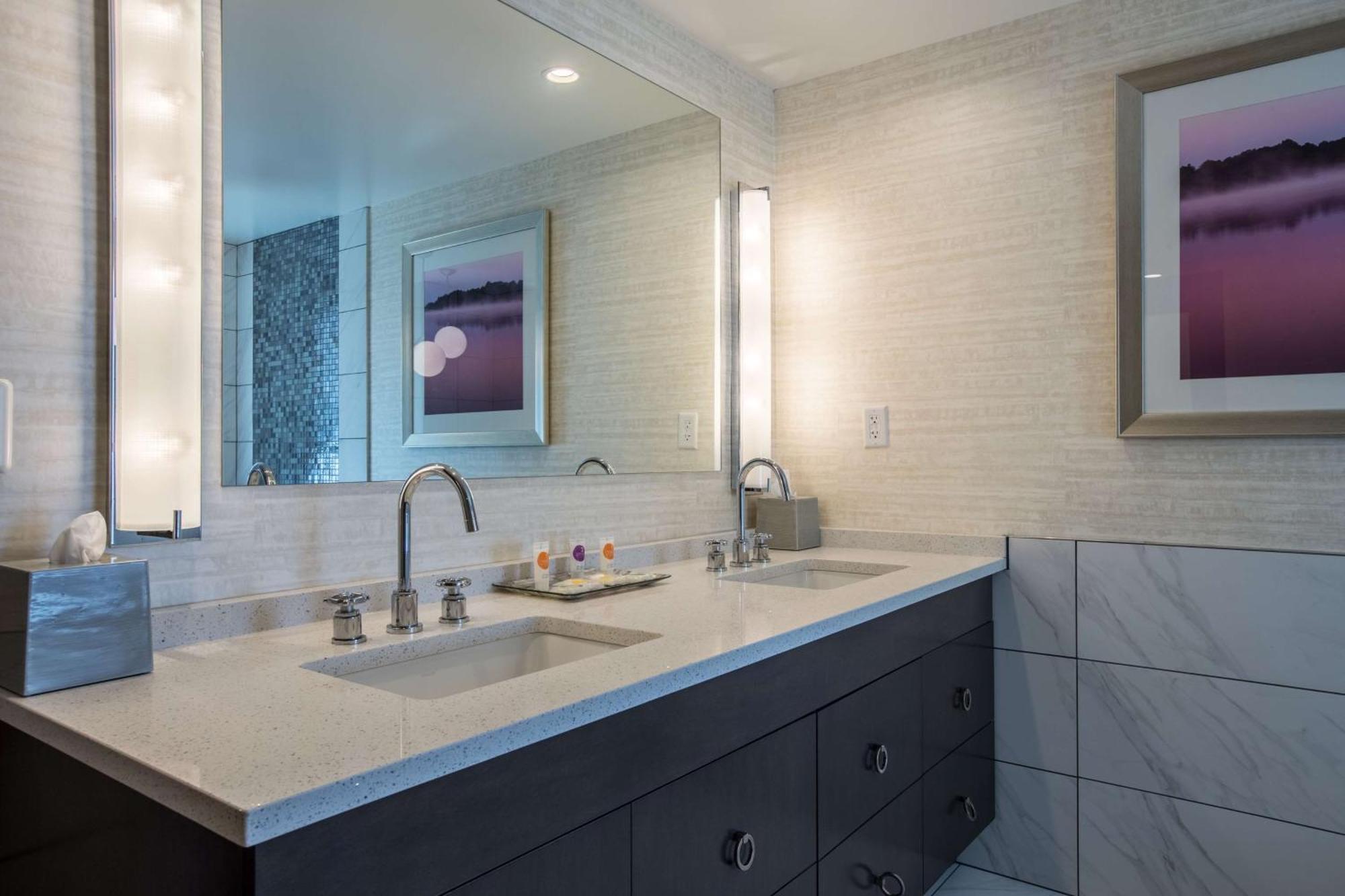 Doubletree By Hilton Asheville Downtown Extérieur photo